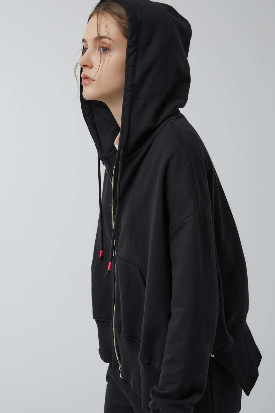 Volume Two Way Hooded Zip-up | W Concept