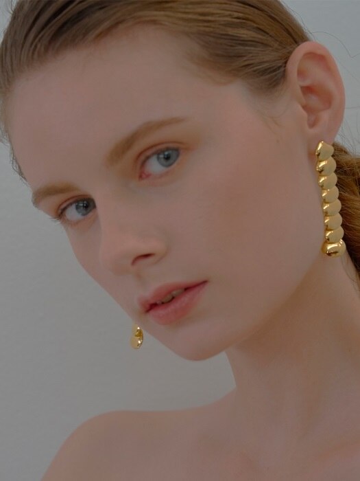 Long Glam Shell Earrings_Gold