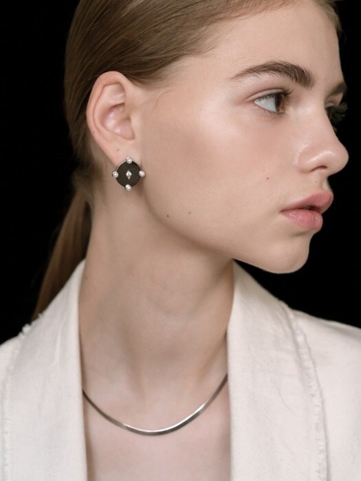 glam quarter pendant earrings_medium
