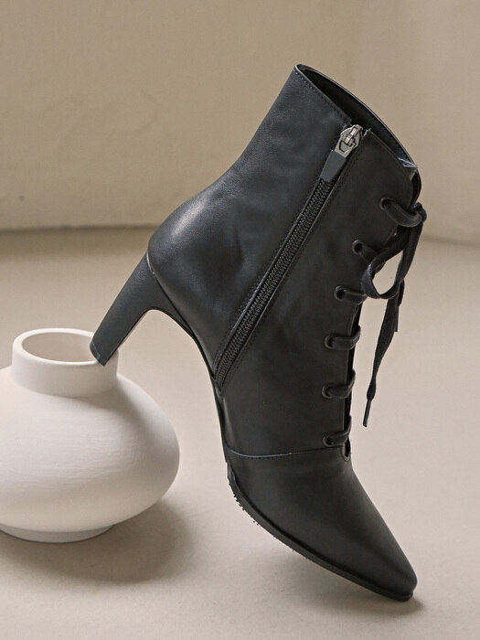 1240 Berg Lace Up Ankle Boots-2color