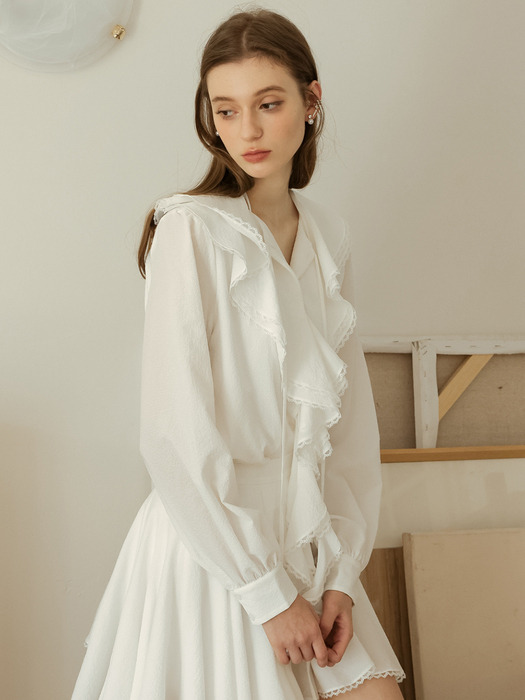 Cest_Pure white ruffle blouse