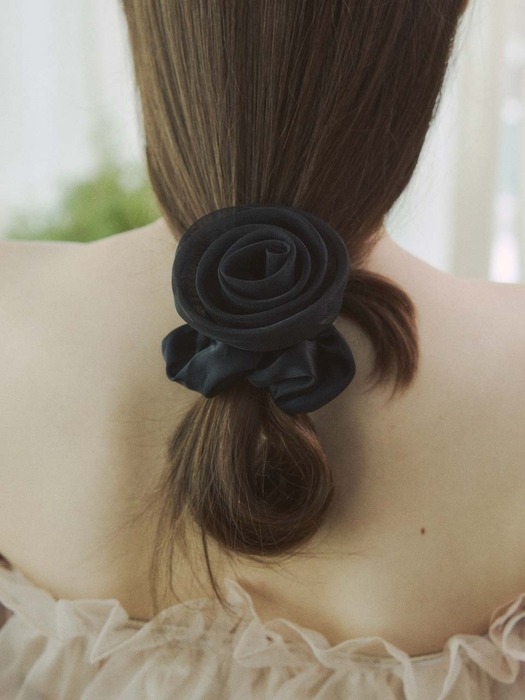 organza rose scrunchie - black