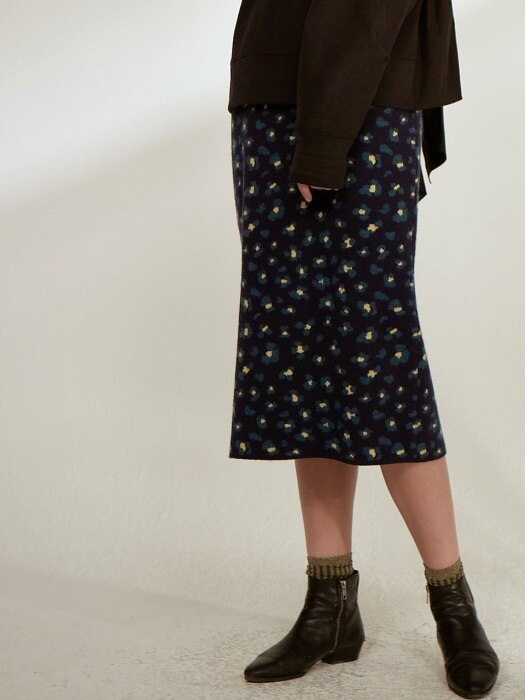 Clo Ava leopard H-line skirt