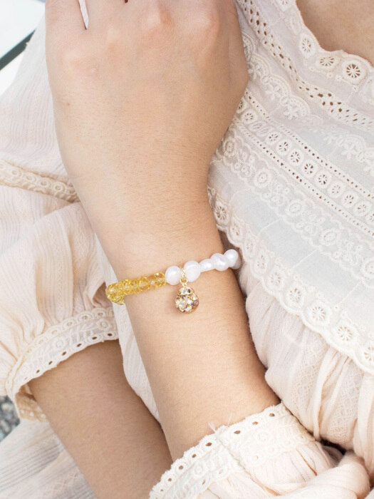 Glassstone & Pearl Snowball Bracelet