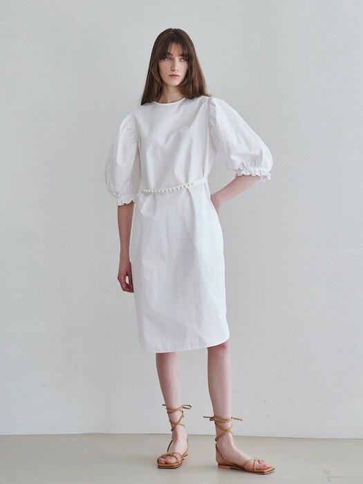 PEARL BELTED VOLUME DRESS_WHITE