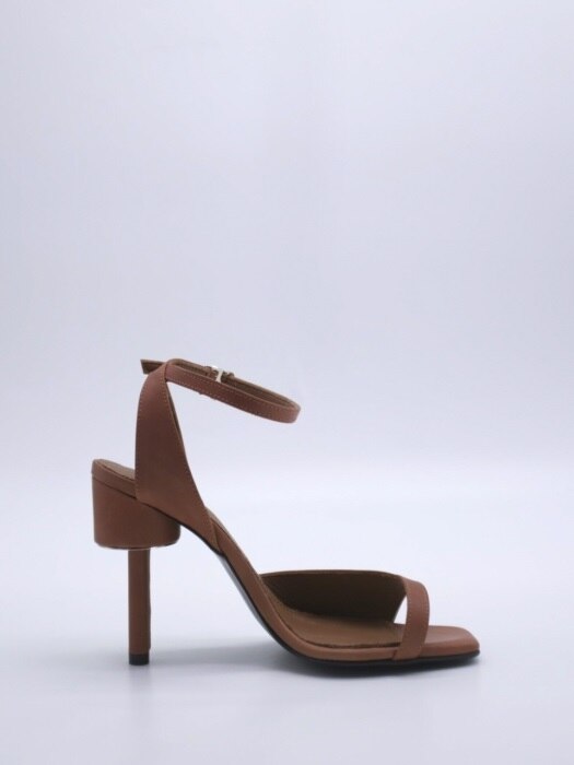 ASYMMETRY ANKLE STRAP 100 SANDALS IN TAN LEATHER