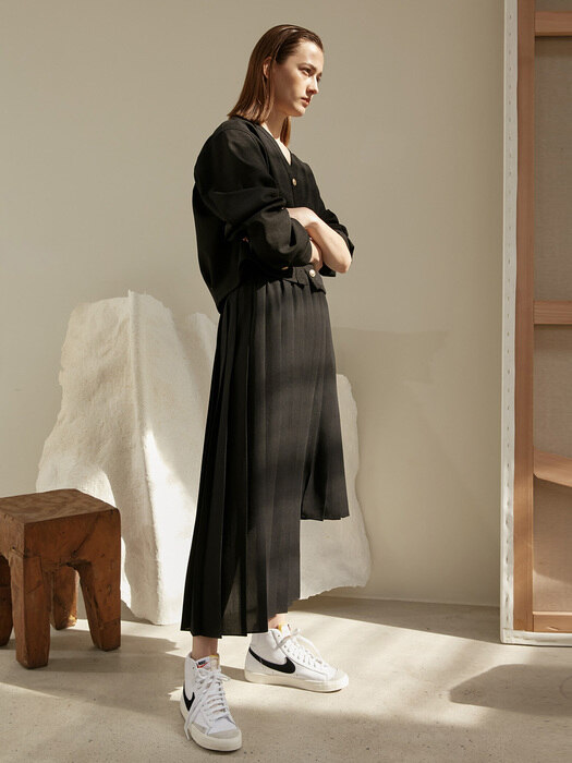 Skirt Pleats Unbalanced Blooming Black