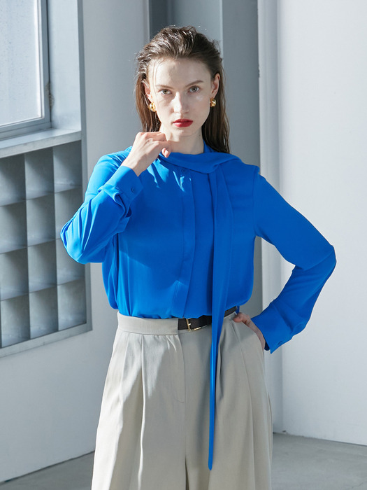 Unbalanced muffler blouse - blue