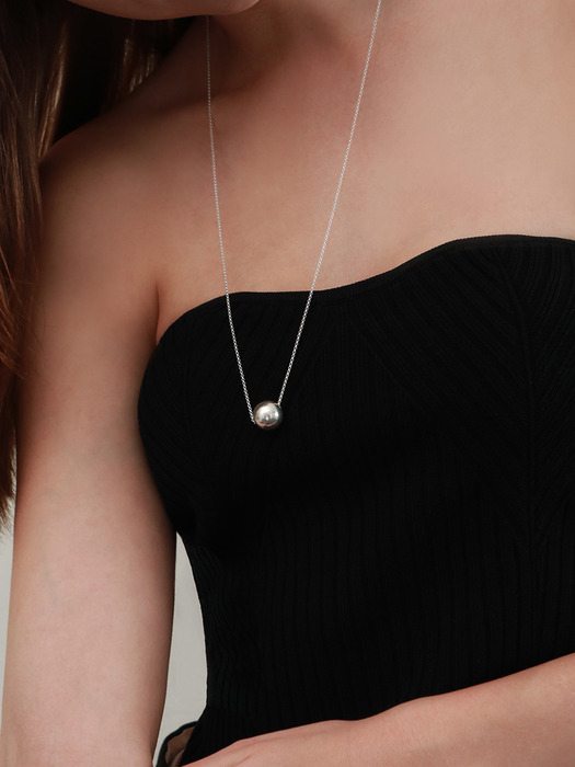 ball long necklace