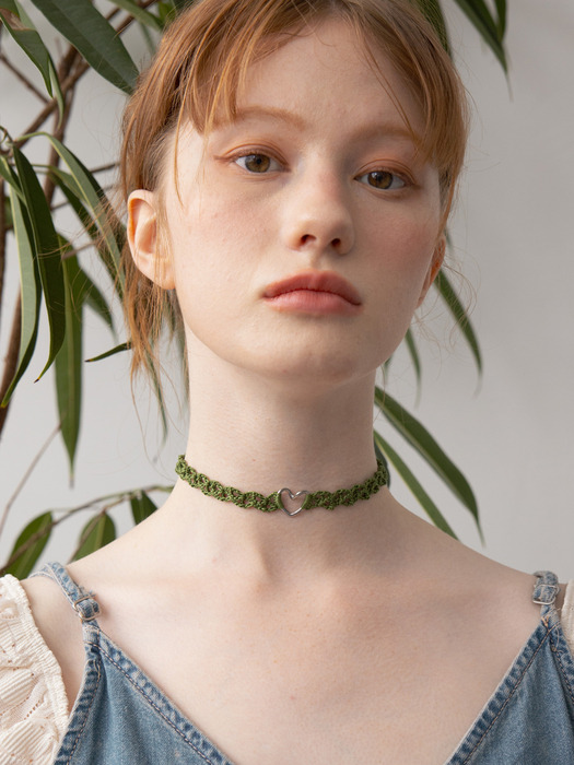 Line heart with olive green knit choker