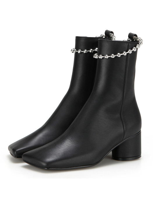 Squared toe ankle boots | Black