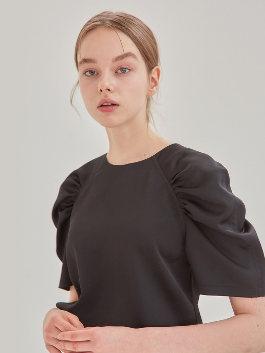 shirring blouse-black