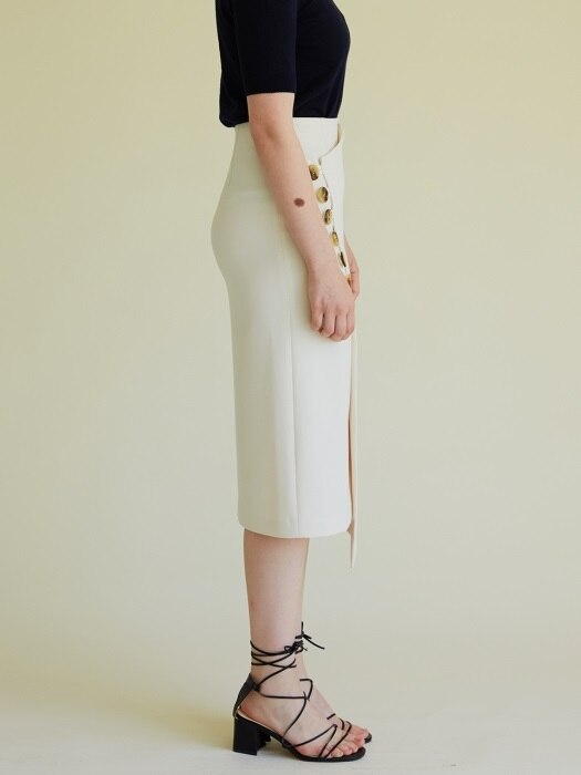 BUTTON RAP SKIRT IVORY