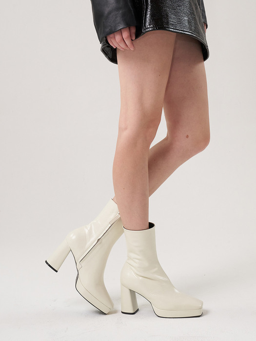 Lola Ankle Boots Leather Ivory