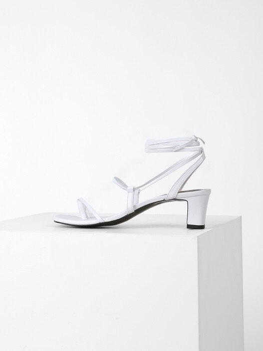 STRING SANDAL - WHITE 