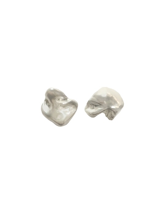 Wiggly Pearl Earrings
