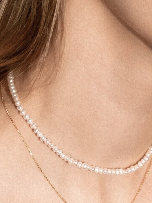 twinkle pearls choker with initial