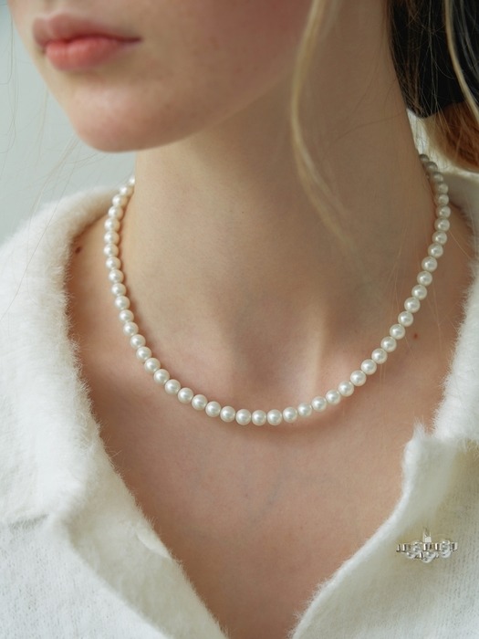 Soft Slim Pearl Necklace
