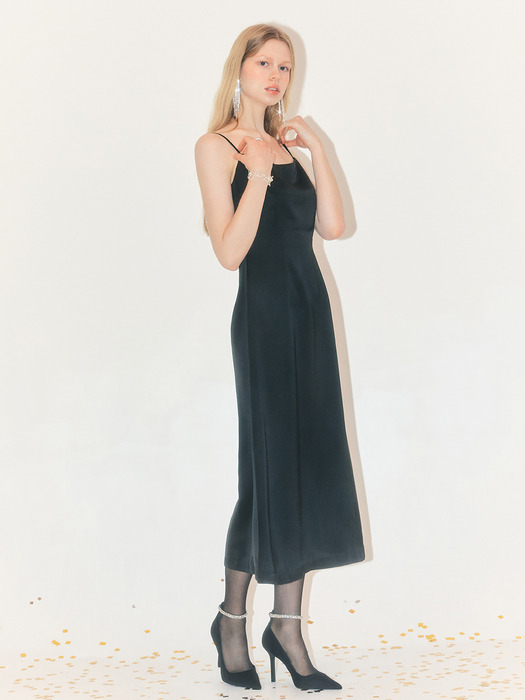 DAFFNEY Semi A-line slip long dress (Black)