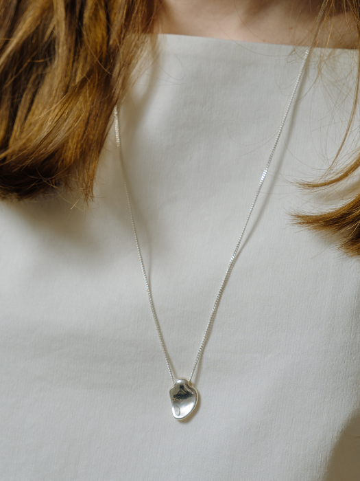 SD040 flat water drop necklace