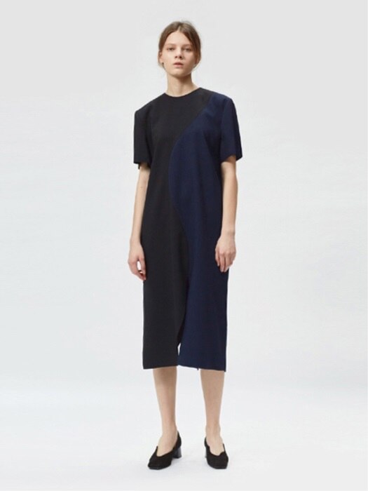 17FW CURVED COLORBLOCK DRESS (BLACK/NAVY)