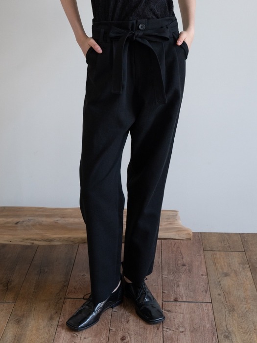 BELTED COTTON TROUSERS (BLACK)