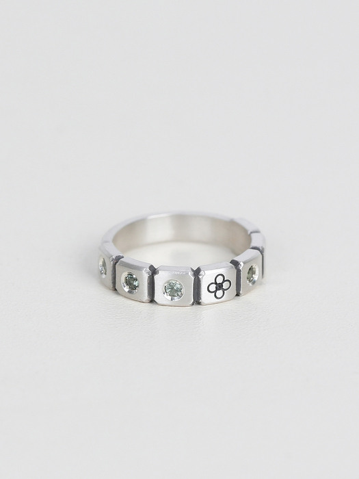 7 Dot clover ring (khaki) (925 silver)