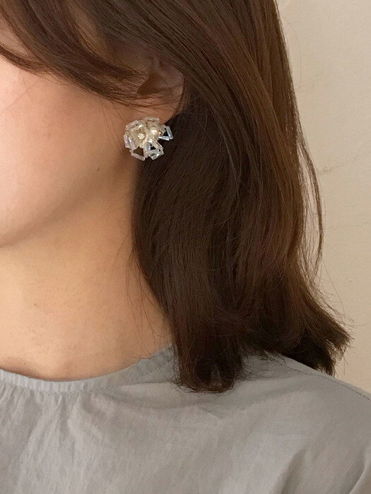 [은침/논피어싱] Pure Beads Pearl Flower Earrings