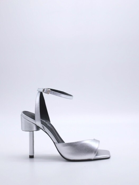 ASYMMETRY ANKLE STRAP 100 SANDALS IN SILVER LEATHER