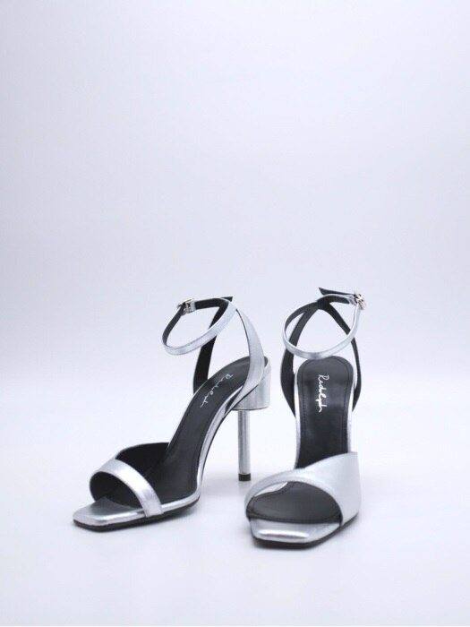 ASYMMETRY ANKLE STRAP 100 SANDALS IN SILVER LEATHER