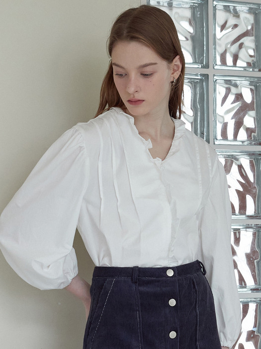 iuw1266 pintuck frill blouse (ivory)