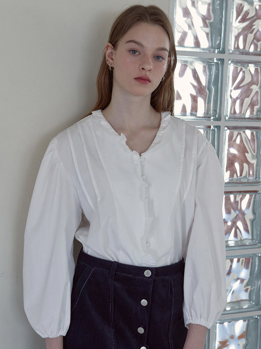 iuw1266 pintuck frill blouse (ivory)