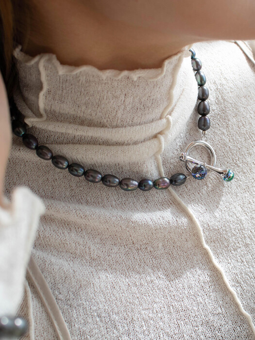 Buckle Snowball Pearl Necklace