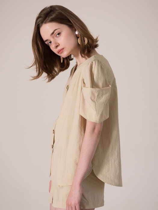 [SET] Puff Sleeve Blouse + Tuck Belt Shorts (beige)