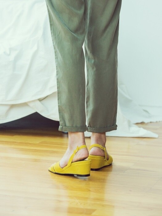  yellow x-strap wedge heel comfortable sandle 