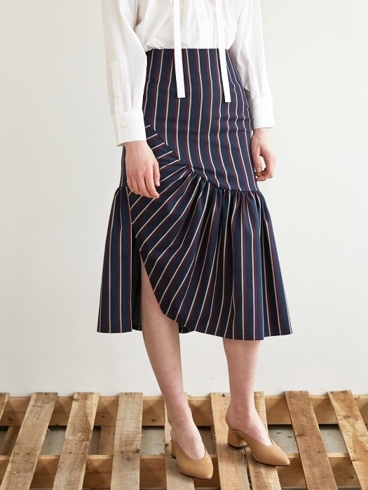 FW18 STRIPE SHIRRING SKIRT NAVY