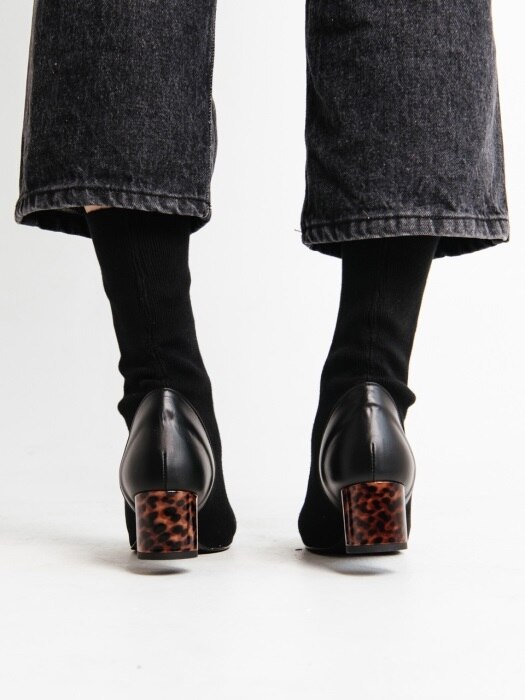 Black-believe socks middle boots 빌리브 블랙 미들 삭스부츠