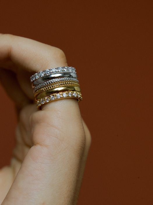Twirl Ring (Gold/Silver)