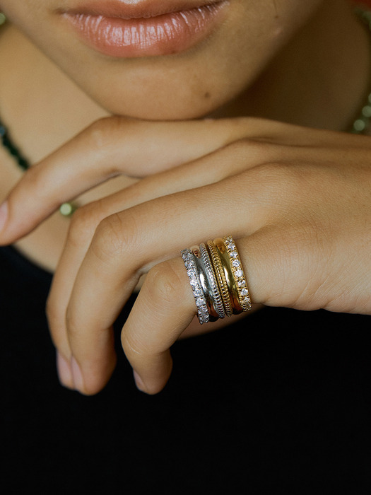 Twirl Ring (Gold/Silver)