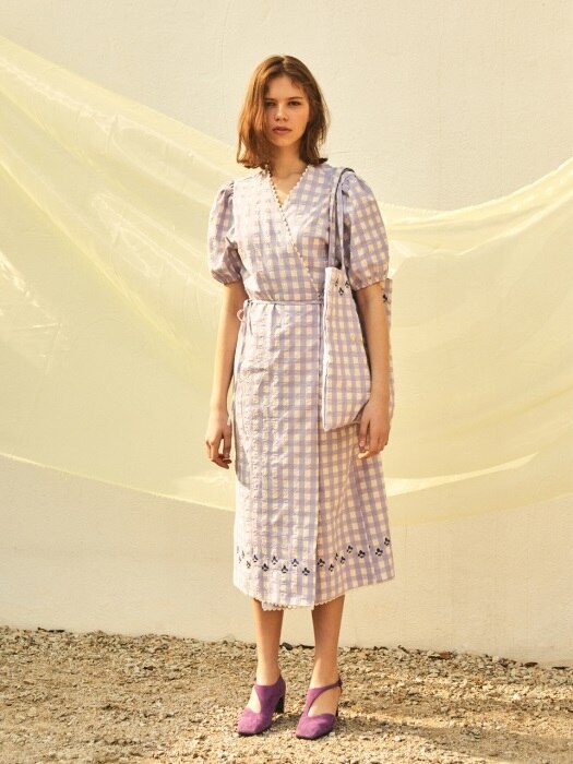 [EXCLUSIVE]Gingham Embroidery Wrap Dress (2 colors)