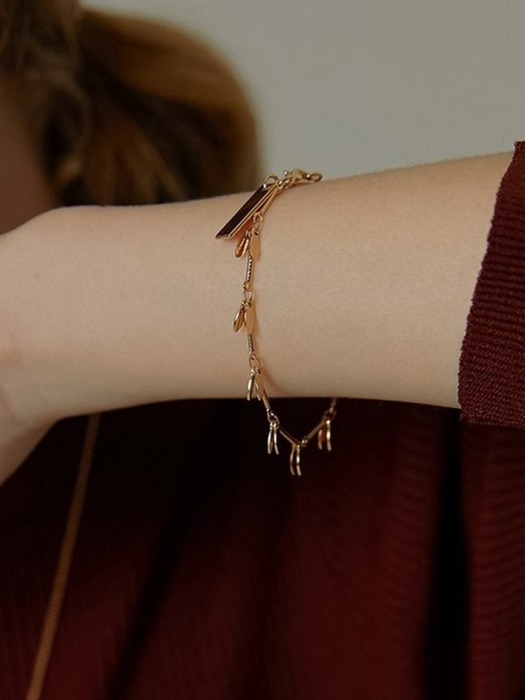 Leaf chain bracelet