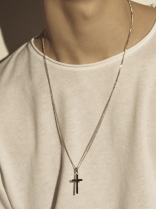 Cross thirty chain necklace