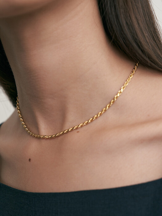 Simple Layered M Necklace