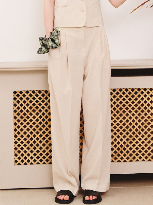 [Easy] Two Tuck Semi-wide Trousers