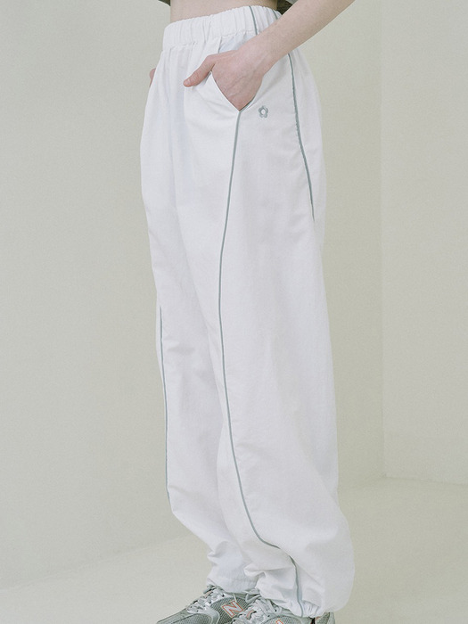Line Nylon Jogger Pants [White]