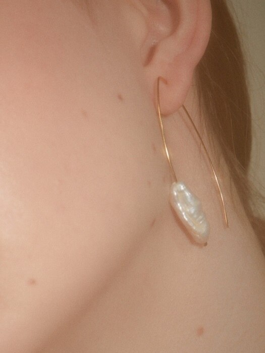 Leaves Classic Pearl Earring