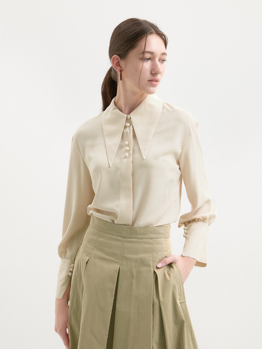 22FW POINTED COLLAR BLOUSE-LIGHT BEIGE