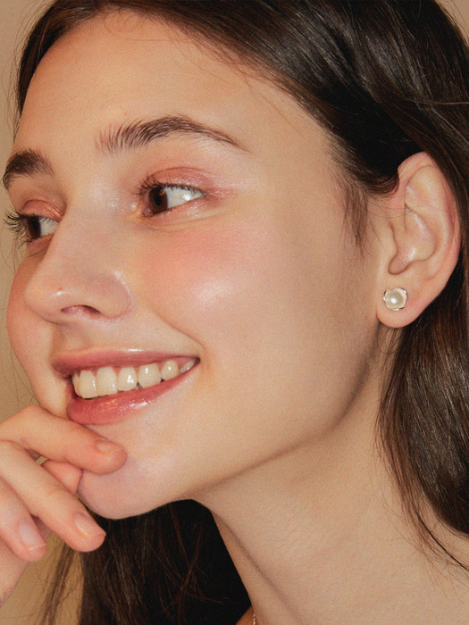 Iris earring