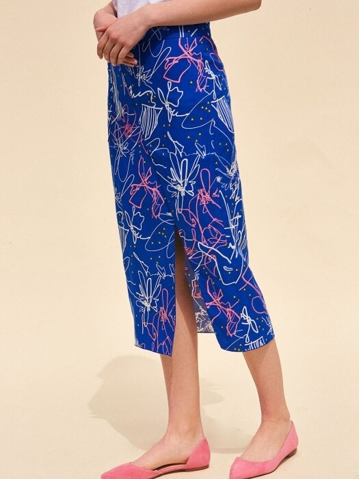 FRONT SLIT PRINT SKIRT. BLUE GRAPHIC