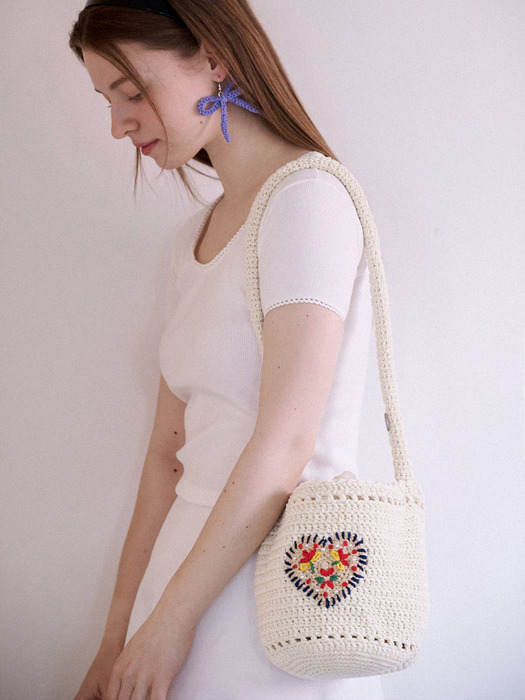 No.207 / Heart Embroidery Crochet Bucket Bag